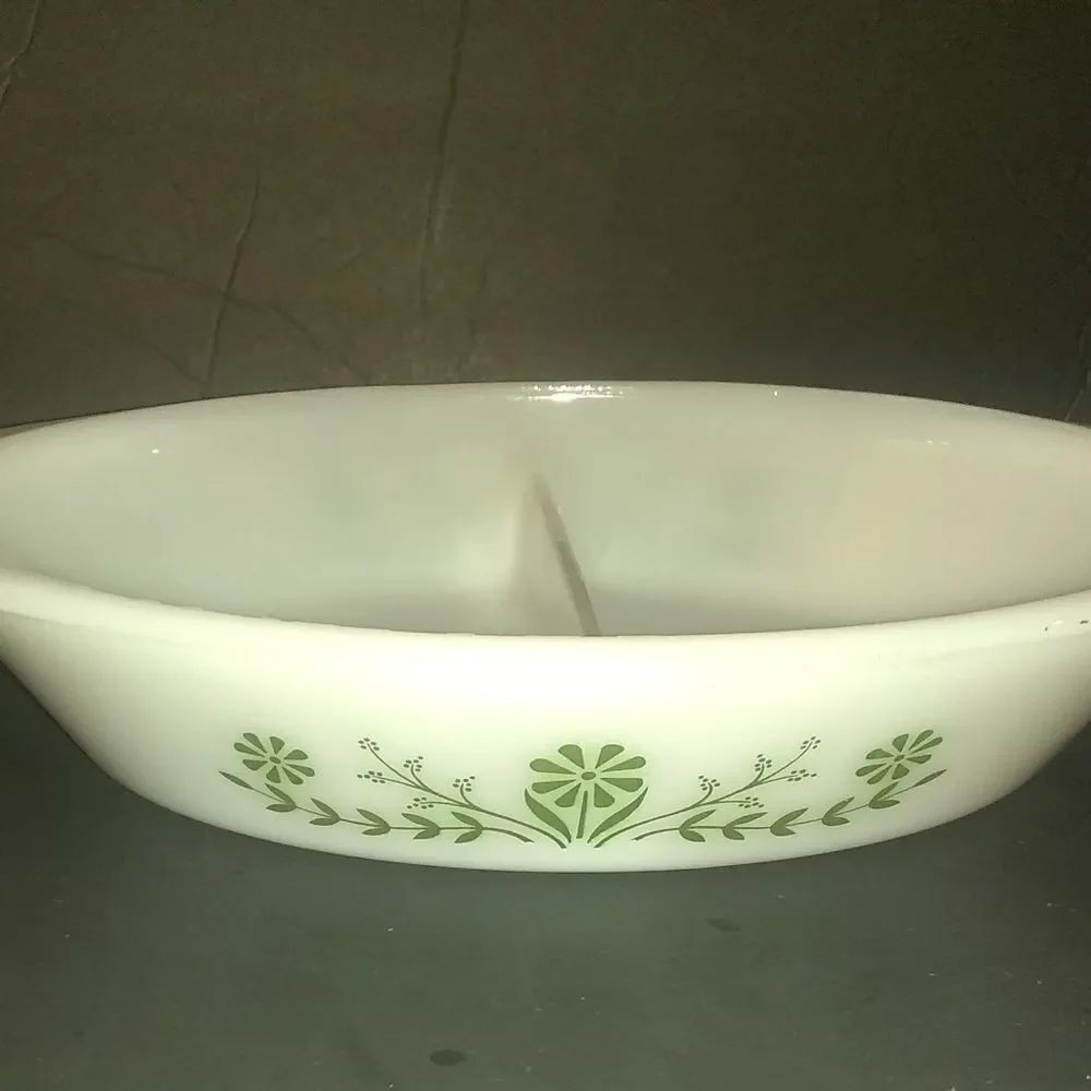 ⬇️⬇️⬇️Glasbake Milk Glass Oval Divided Baking Dish